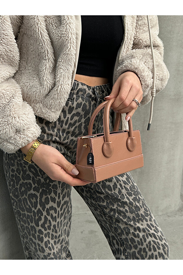 Minnie Model Salmon Women's Hand and Shoulder Bag