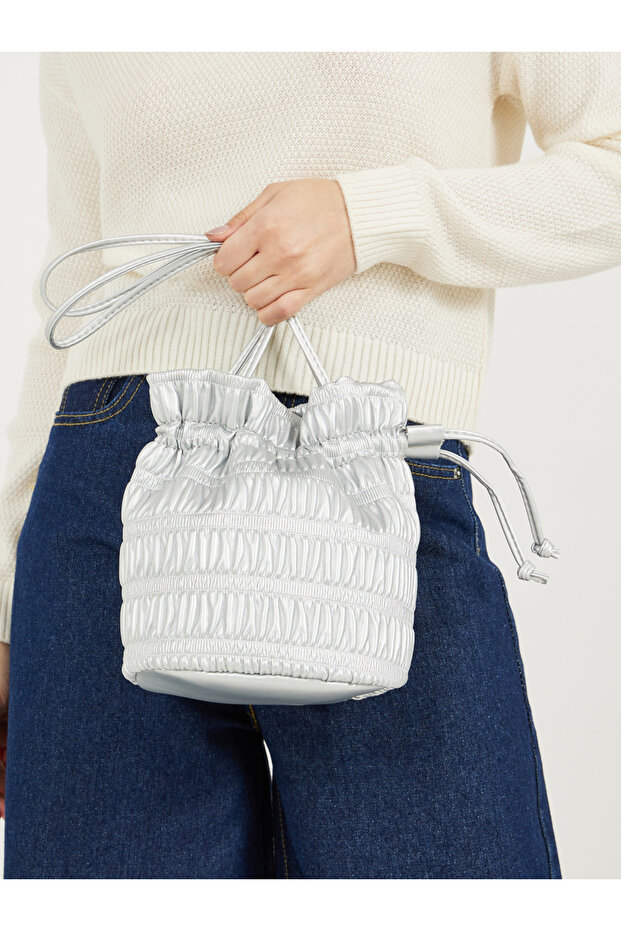 حقيبة دلو ذات رباط مزخرف - 3