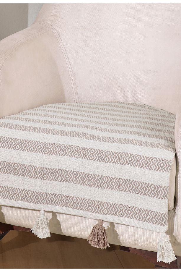 Liva Ponponlu Bej Berjer 2 Adet Tekli Koltuk Örtüsü 115x90 Cm Berjer Şalı Püsküllü - 4