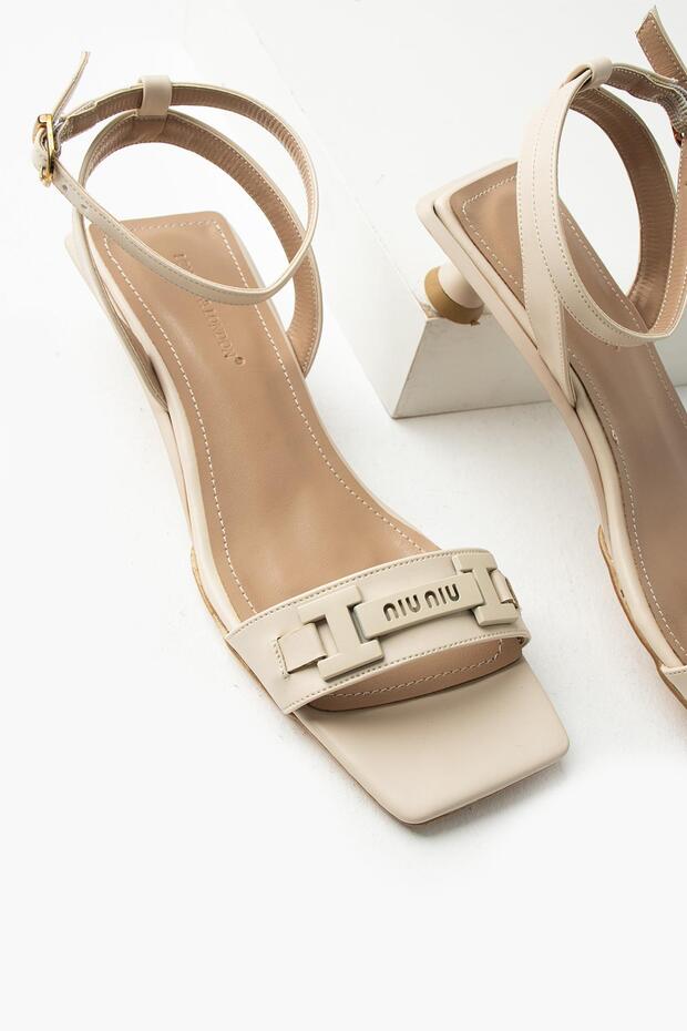 Beige Women's Sandals - Buckle, Low Heel, 3 cm Camila