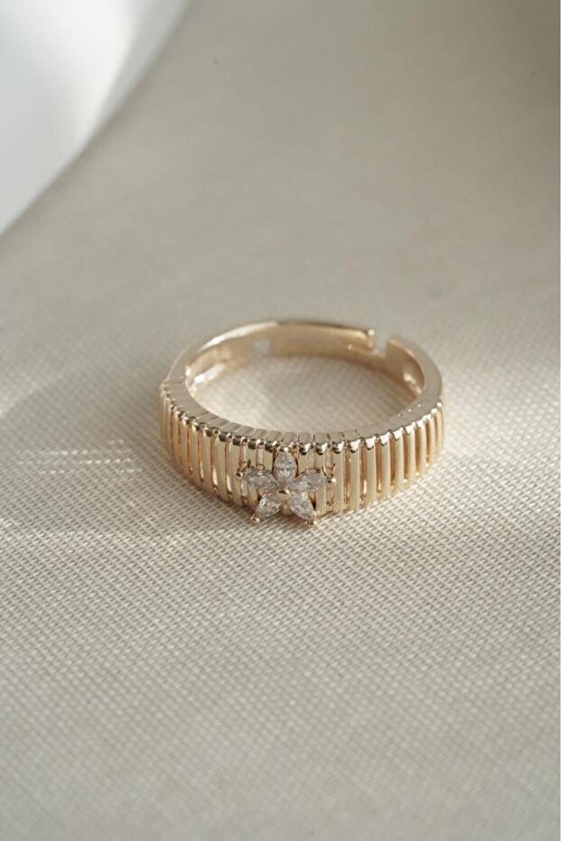 Adjustable Flower Detailed Ring - 5