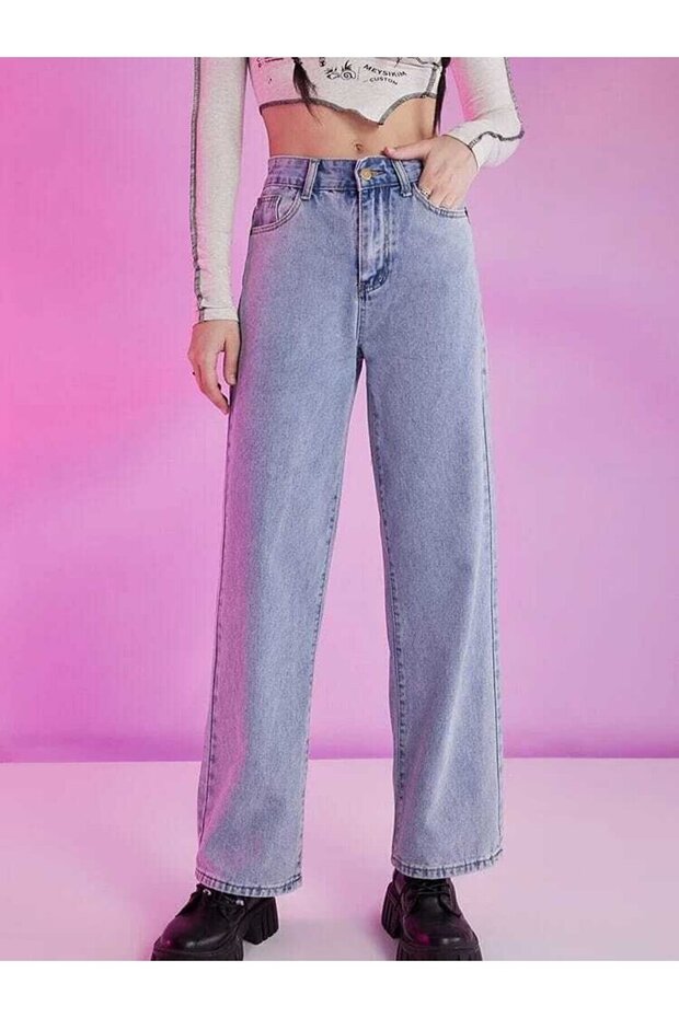 Blue Snow Wash Loose Jeans in the 90S, High Waist 2024