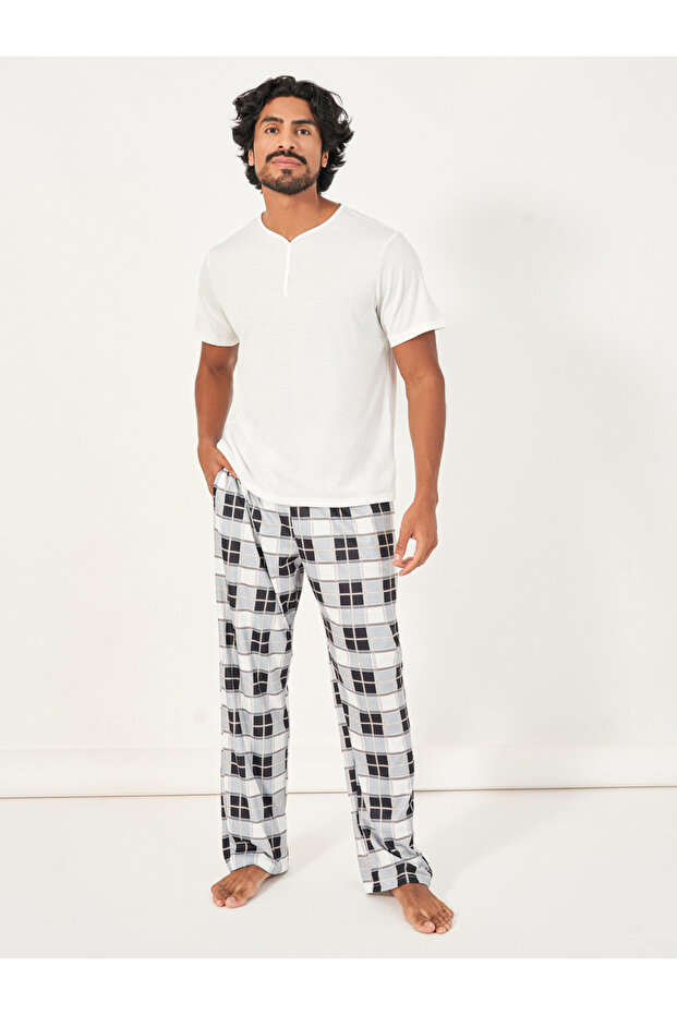 Solid Henley Neck T-Shirt & Checkered Pyjama Set