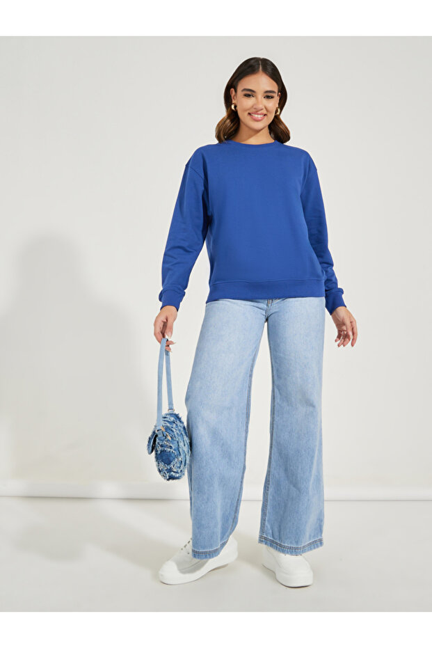 سويت شيرت سادة بقصّة عادية - 2