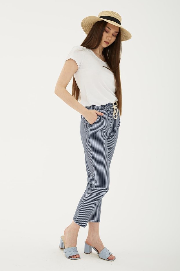 25Y0344K1 Women's Striped Trousers