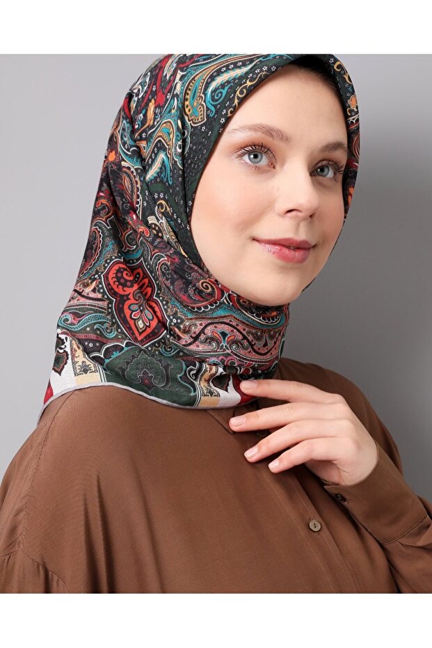 وشاح قطني ناعم مخيط يدويًا بنمط عرقي