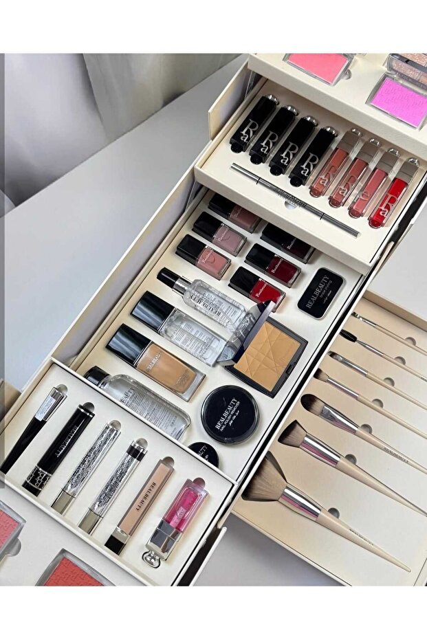 Complete makeup box - 2