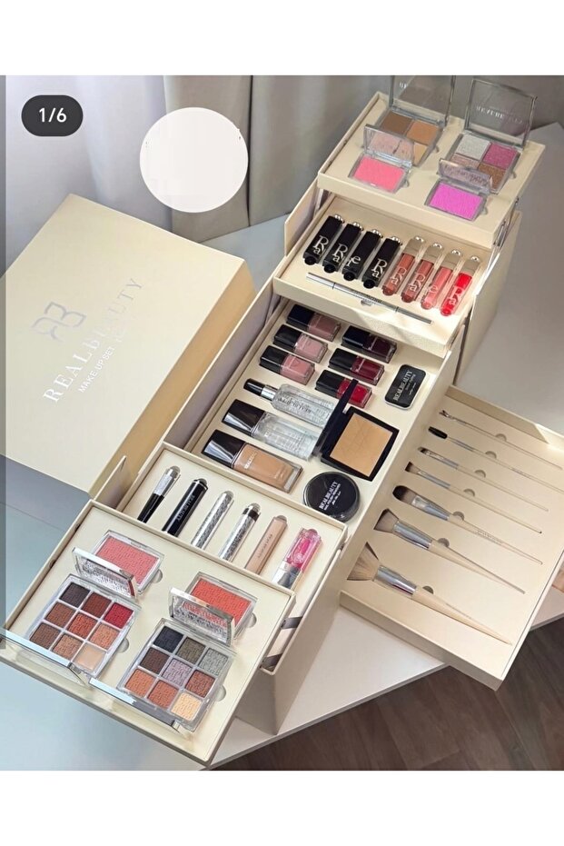 Complete makeup box - 1
