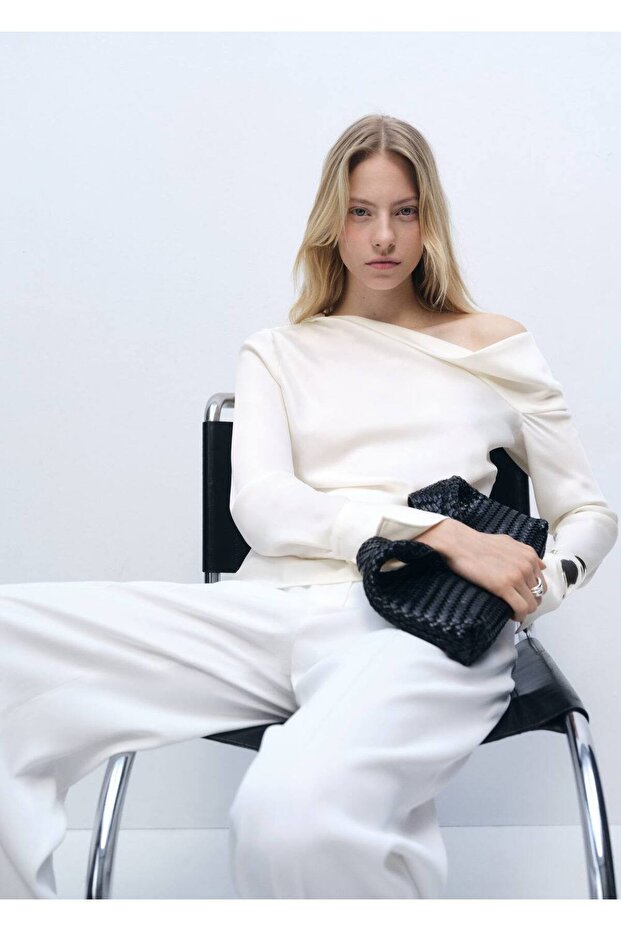 Drape yakalı saten bluz - 7