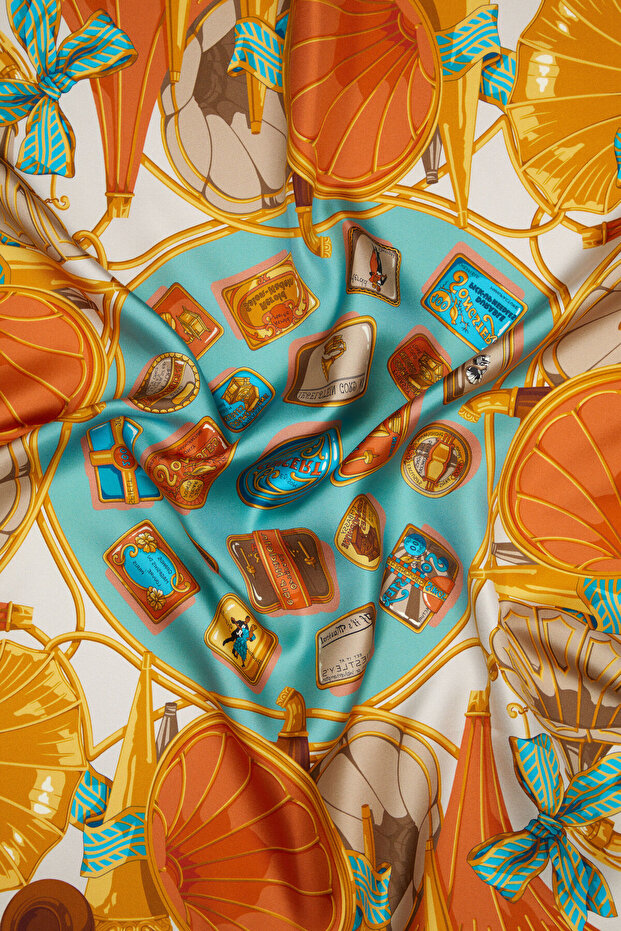 وشاح من نسيج التويل منقوش باللون الأخضر - 4