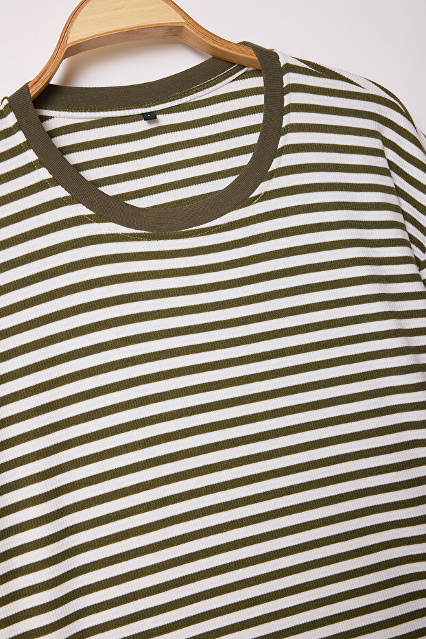 Haki-Ekru Çizgili Oversize/Geniş Kesim Dokulu T-Shirt TMNSS25TS00081 - 7