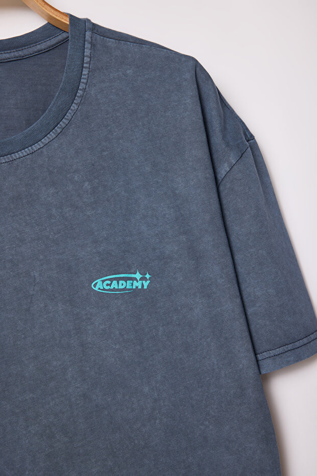 Lacivert Oversize/Geniş Kesim Eskitme/Soluk Efekt Galaksi Baskılı T-Shirt TMNSS25TS00076 - 7
