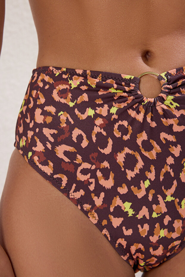 Leopar Desenli Aksesuarlı Regular Yüksek Bel Bikini Altı TBESS25BA00033 - 7