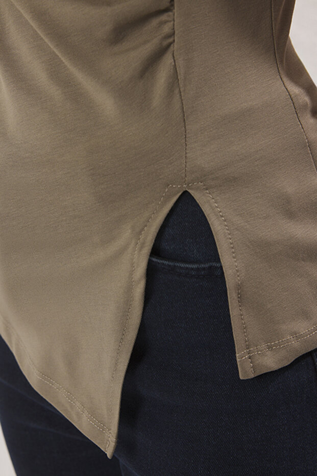 Haki Büzgü/Drape Detaylı Yırtmaçlı Asimetrik Fitted/Vücuda Oturan Örme Bluz TWOSS25BZ00380 - 4