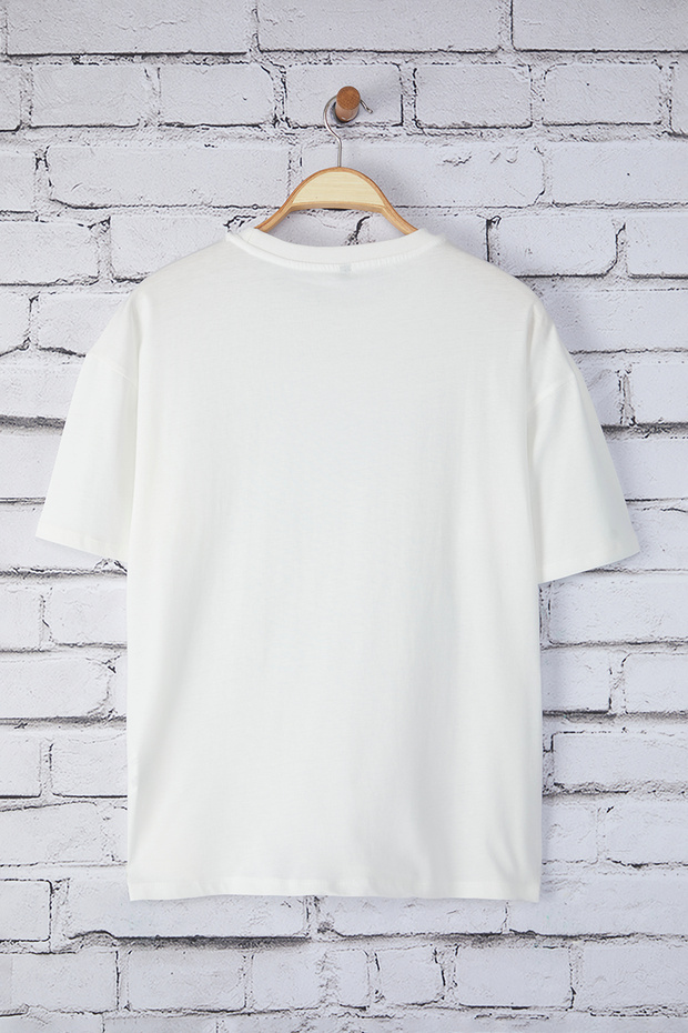 Ekru %100 Kalın Pamuklu Oversize/Geniş Kalıp Baskılı Örme T-Shirt TWOSS25TS00166 - 7
