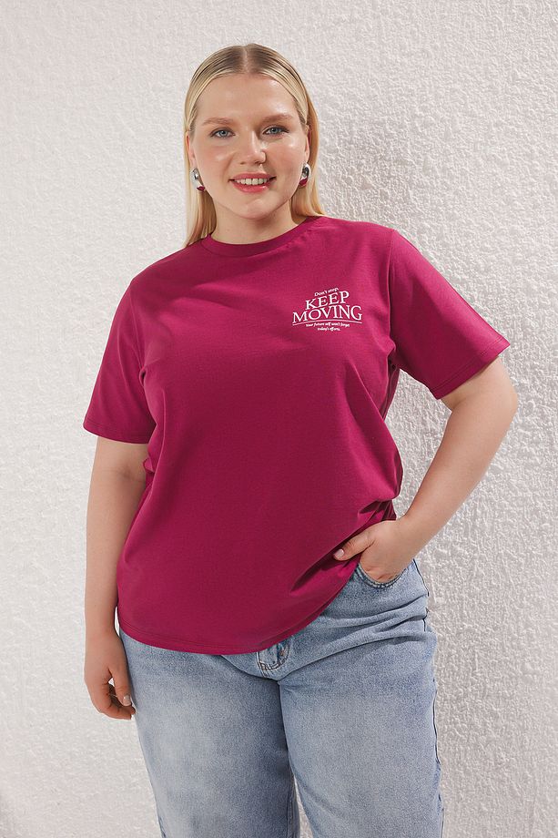 Vişne Sırtı Baskılı Boyfriend Fit Örme Büyük Beden T-shirt TBBSS25BF00059 - 2