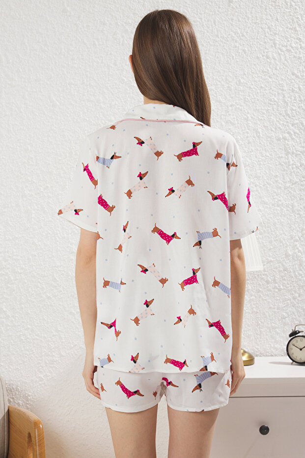 Beyaz-Çok Renkli Köpekli Biyeli Çanta Hediyeli Viskon Şortlu Dokuma Pijama Takımı THMSS25PT00308 - 6