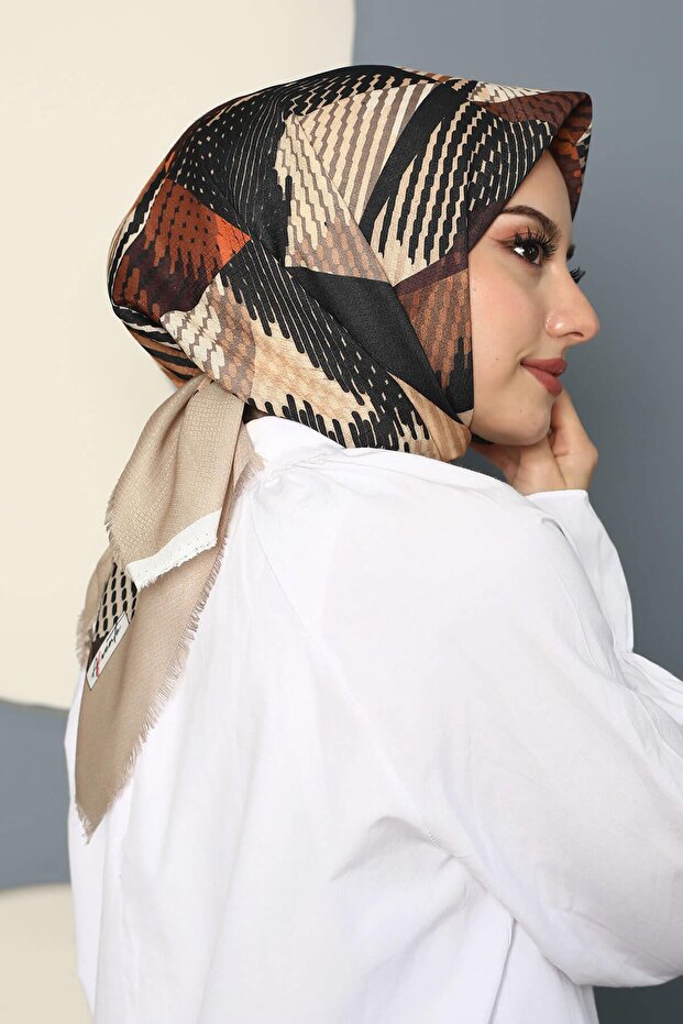 وشاح قطني بني منقوش فاتح - 3