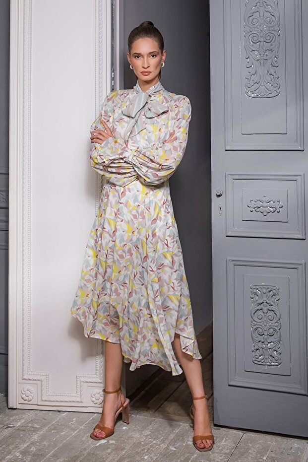 فستان مطبوع غير متماثل - 1