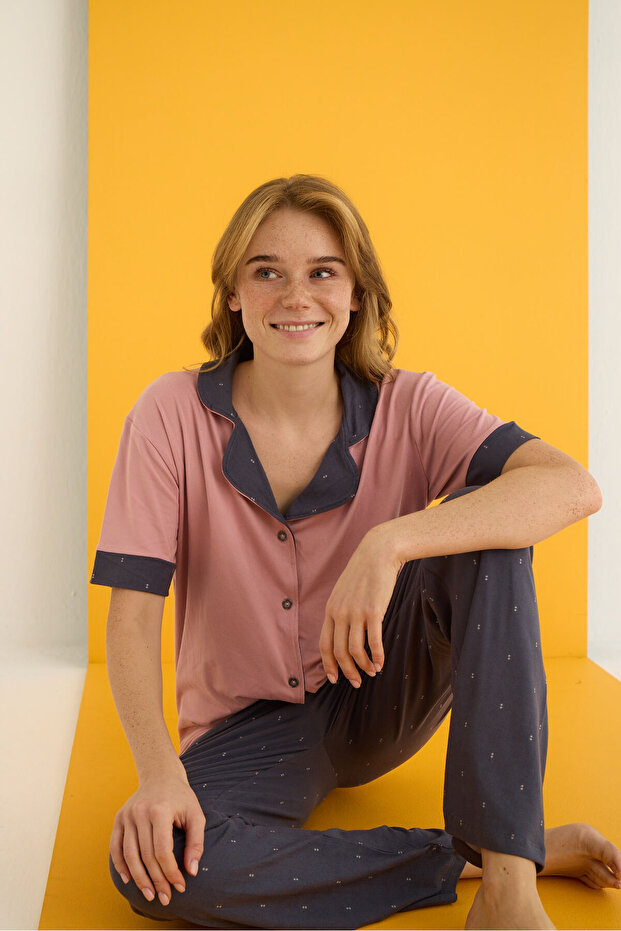 طقم بيجامة بأزرار من الخيزران - 1