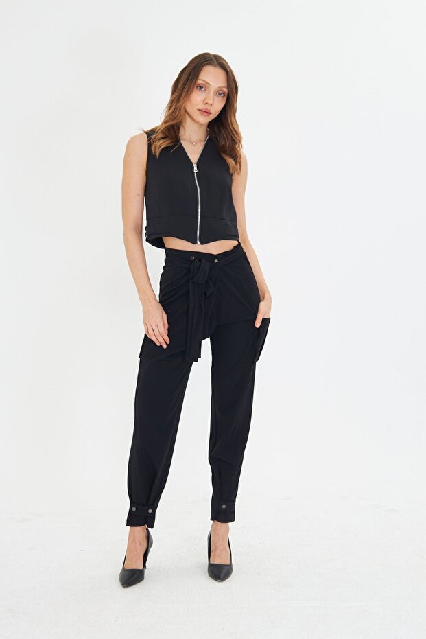 ZIPPERED BLACK VEST