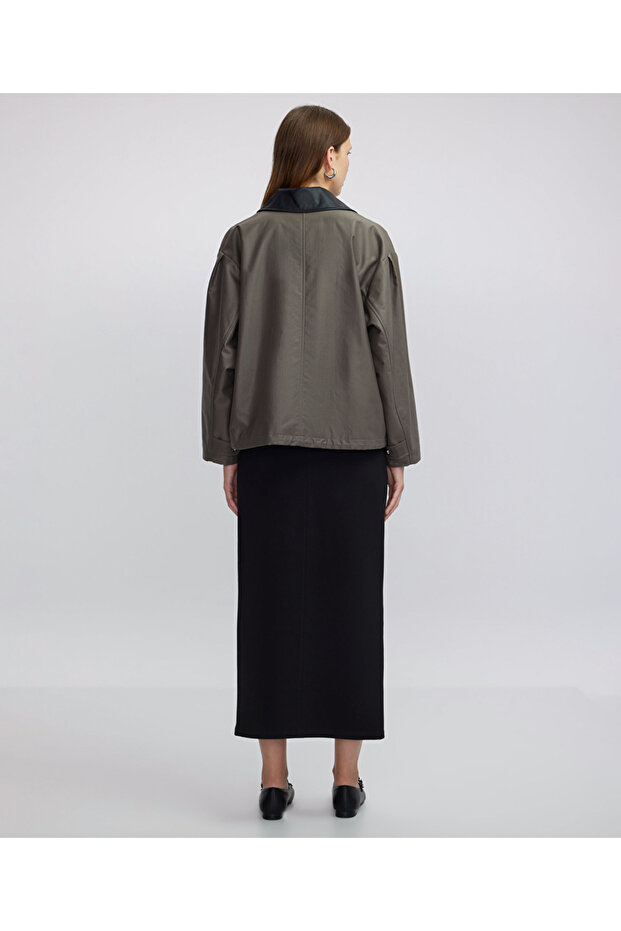 Kontrast yakalı mont - 6