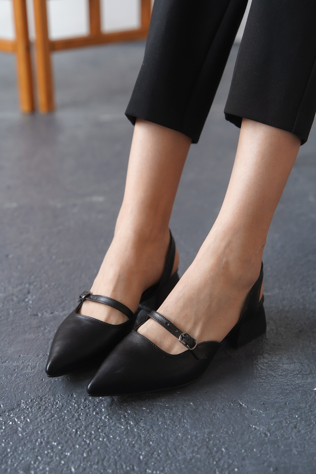 Women's Open Back Single Helmet Short Heeled Shoes Alfa Black Skin
