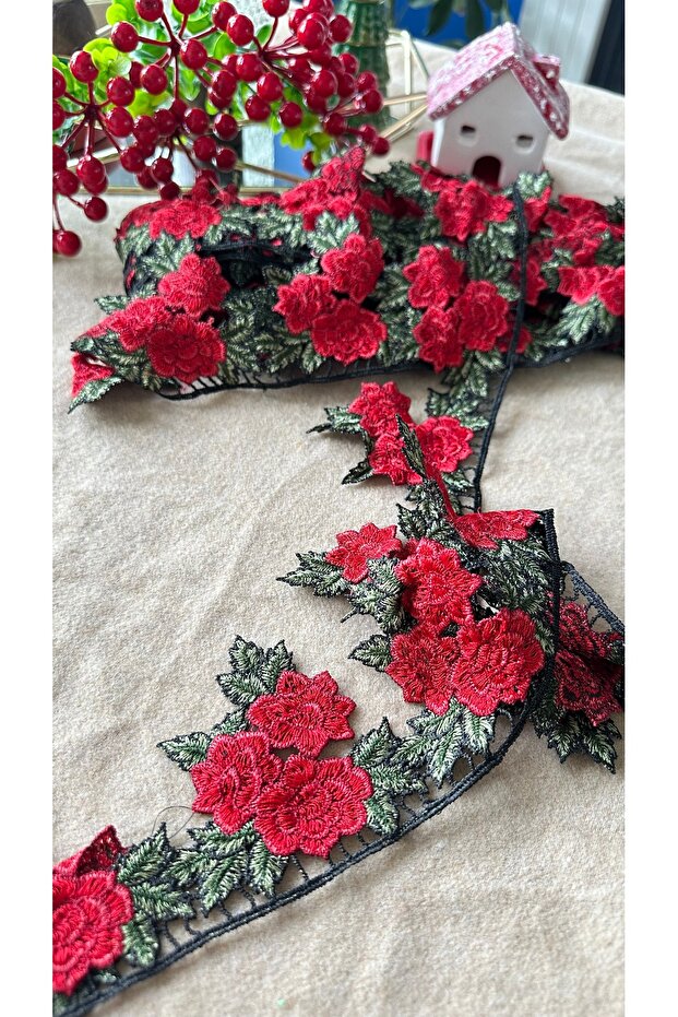 Floral Patterned Embroidery Ribbon Piping