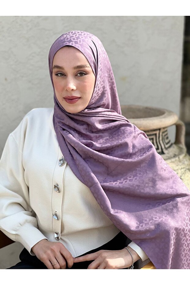 شال حريري من سلسلة جاكار بنمط لين