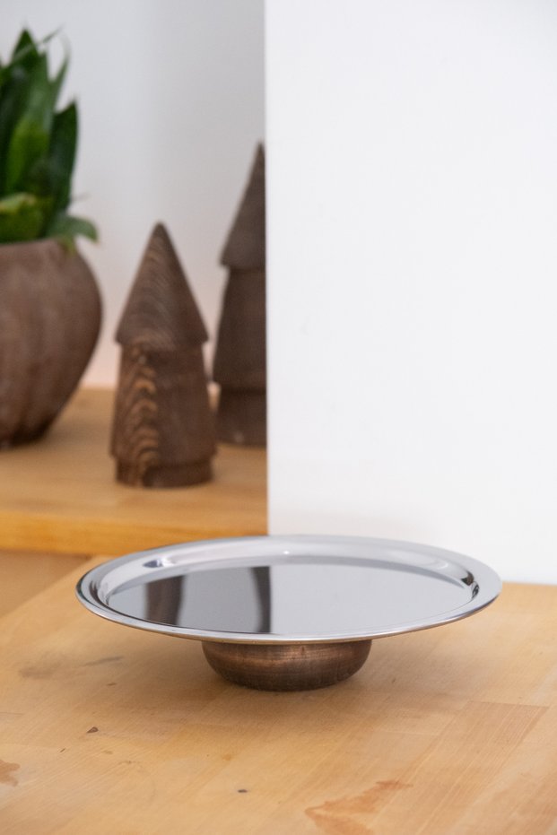 Elegant 23 cm Round Steel Serving Tray with Wooden Feet