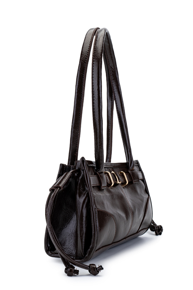 Keserűbarna színű műbőr női válltáska - övvel és szőrös díszítéssel - 3