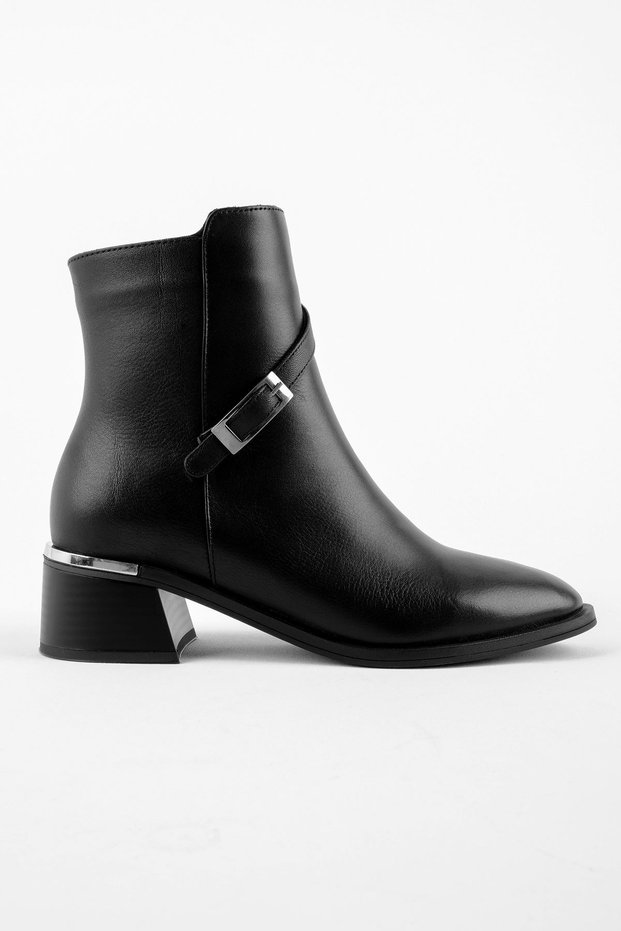 Jayla Women's Genuine Leather Heel Metal Detailed Heeled Boots-black
