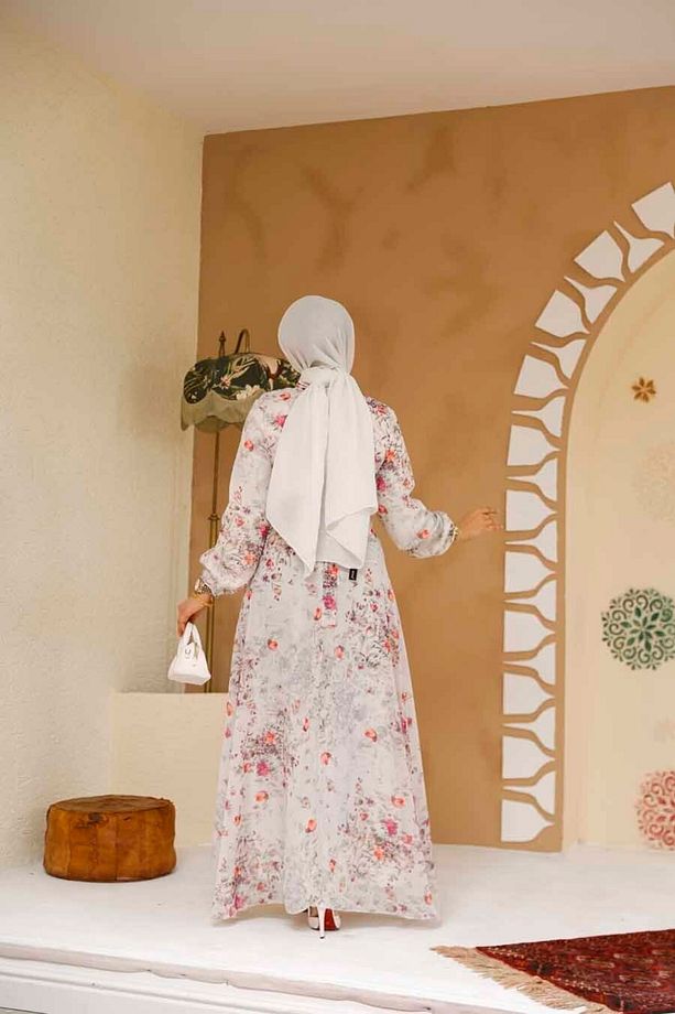 Çiçek Desenli Ekru Tesettür Elbise 27966E - 4