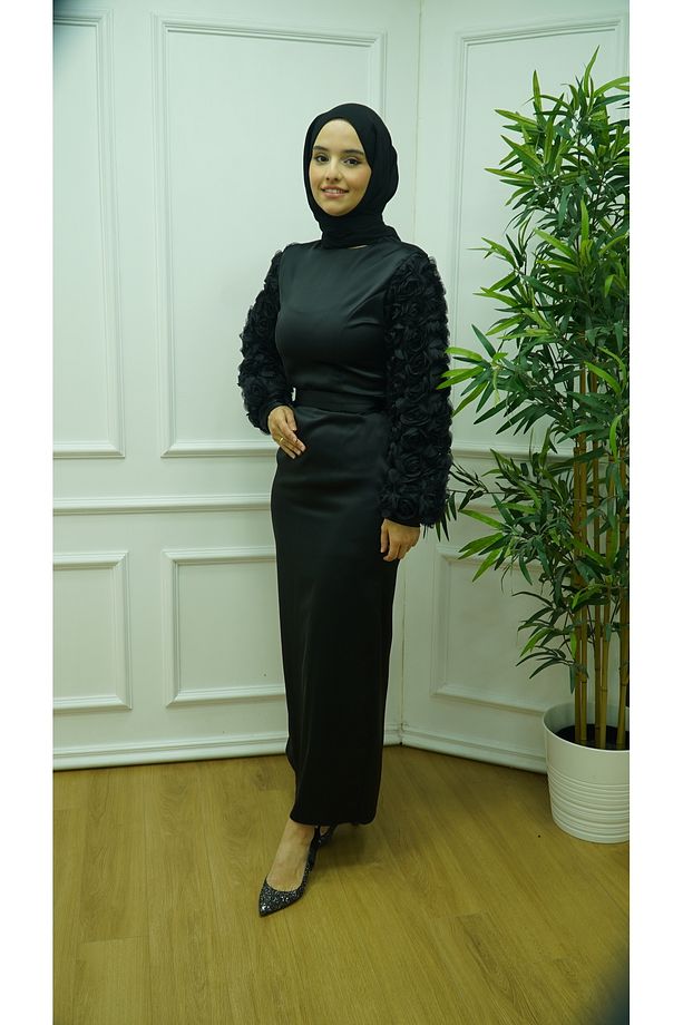 Kolu Gül Detaylı Saten Elbise - 3