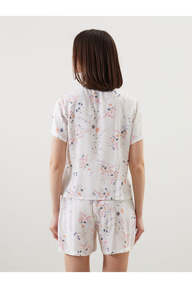LCW DREAM Ekru V Yaka Çiçekli Kadın Şortlu Pijama Takımı - 4