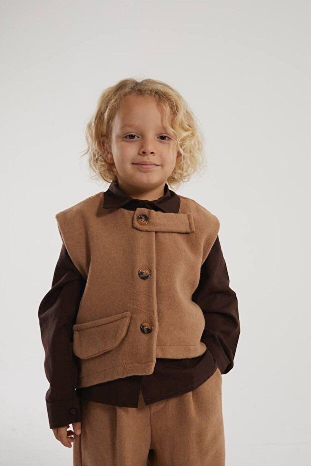 بدلة صدرية للأولاد مكونة من 3 قطع - 2