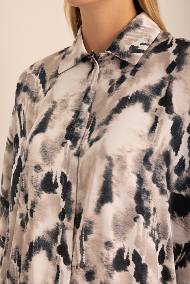 بلوزة بأكمام الخفافيش منقوشة - 3