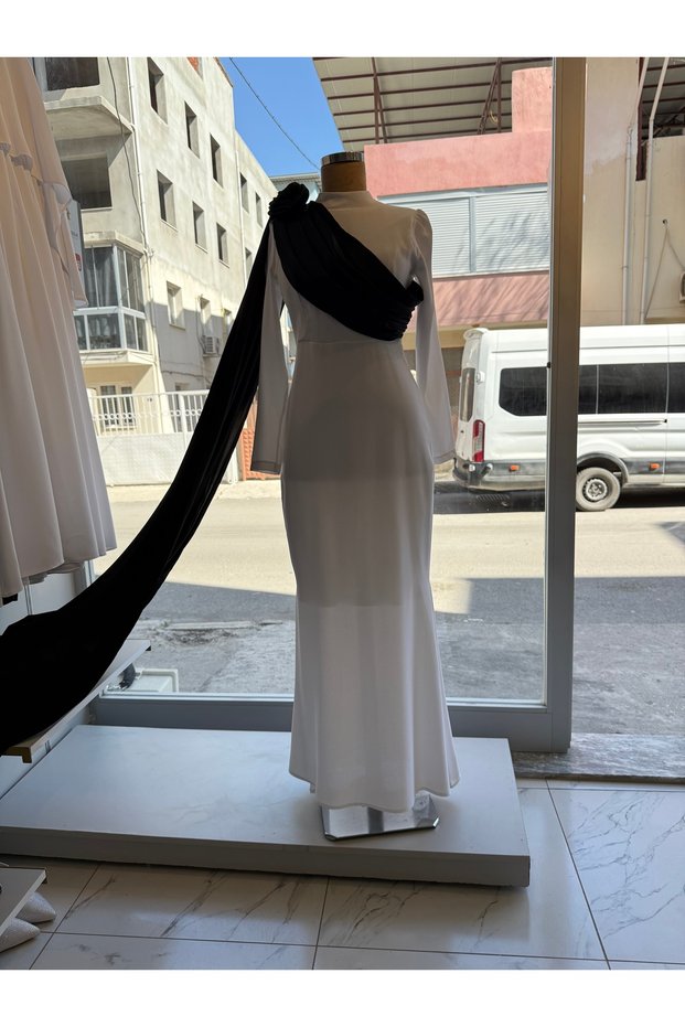 Katarina Evening Dress with Cape Shoulder Rose