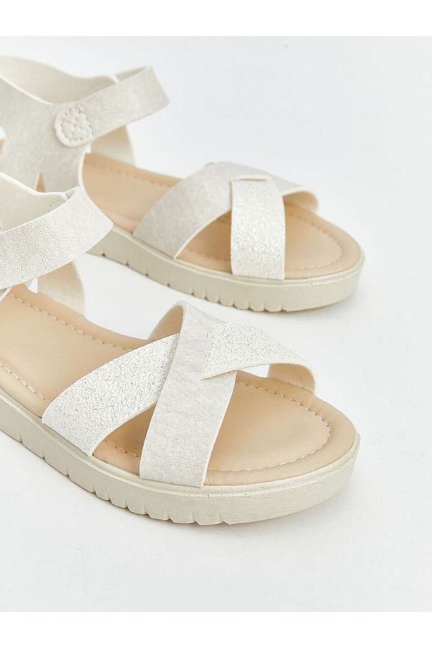 LCW STEPS Bej Çapraz Bantlı Cırt Cırtlı Kız Çocuk Sandalet - 3