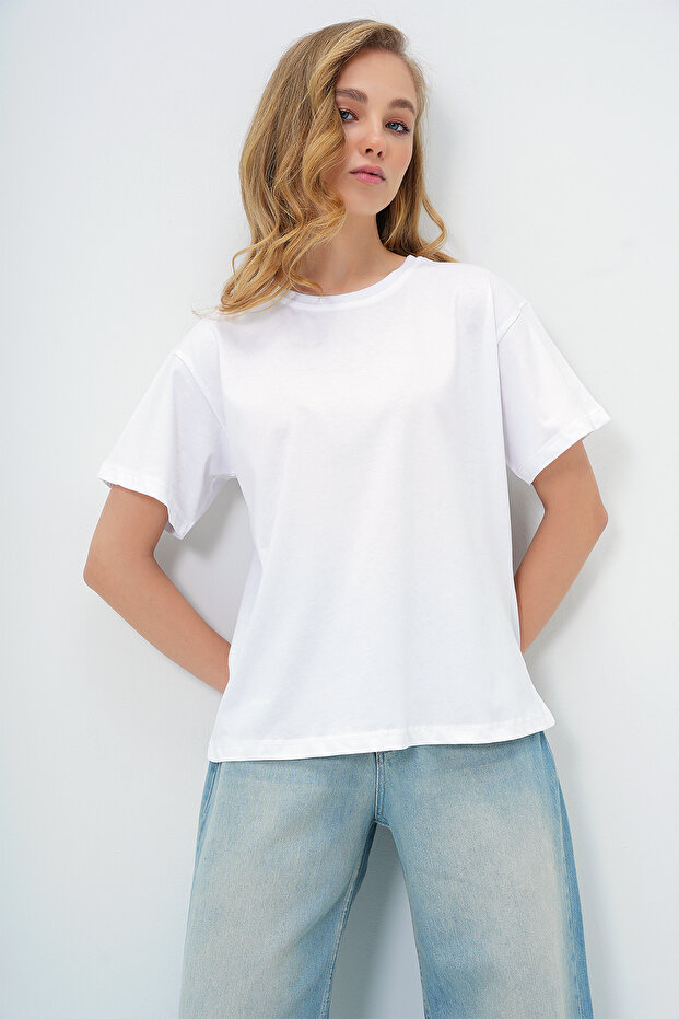 Women's White Crew Neck Basic T-Shirt Alc-X13684