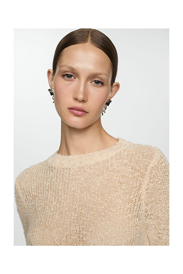 Sweater with ruffled ends - 3