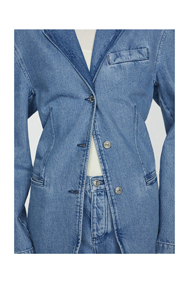 Denim jacket with buttons - 4