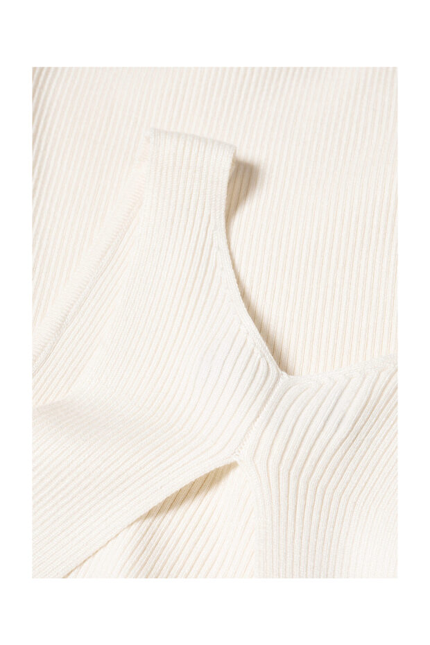 Knitted dress with open back - 9