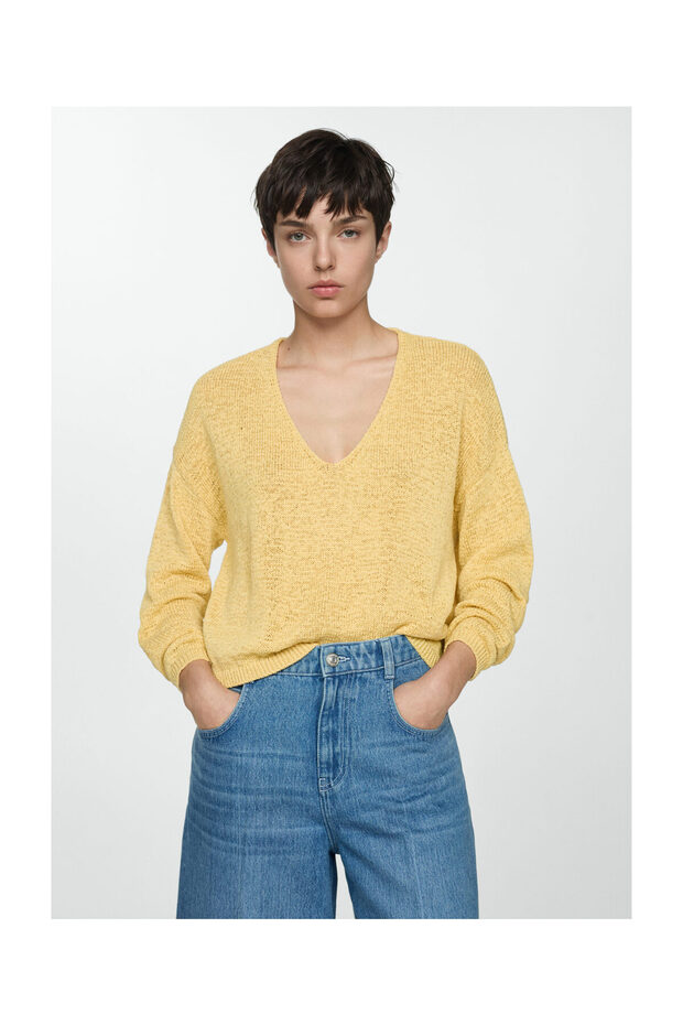 Fine-knit V-neck sweater - 7