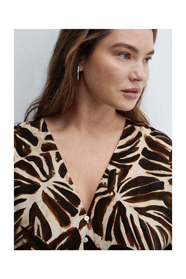 V-neck printed dress - 8