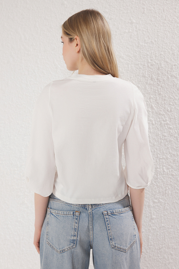 Ekru %100 Kalın Pamuklu Regular/Normal Kalıp Kol Detaylı Örme T-Shirt TWOSS25TS00065 - 4