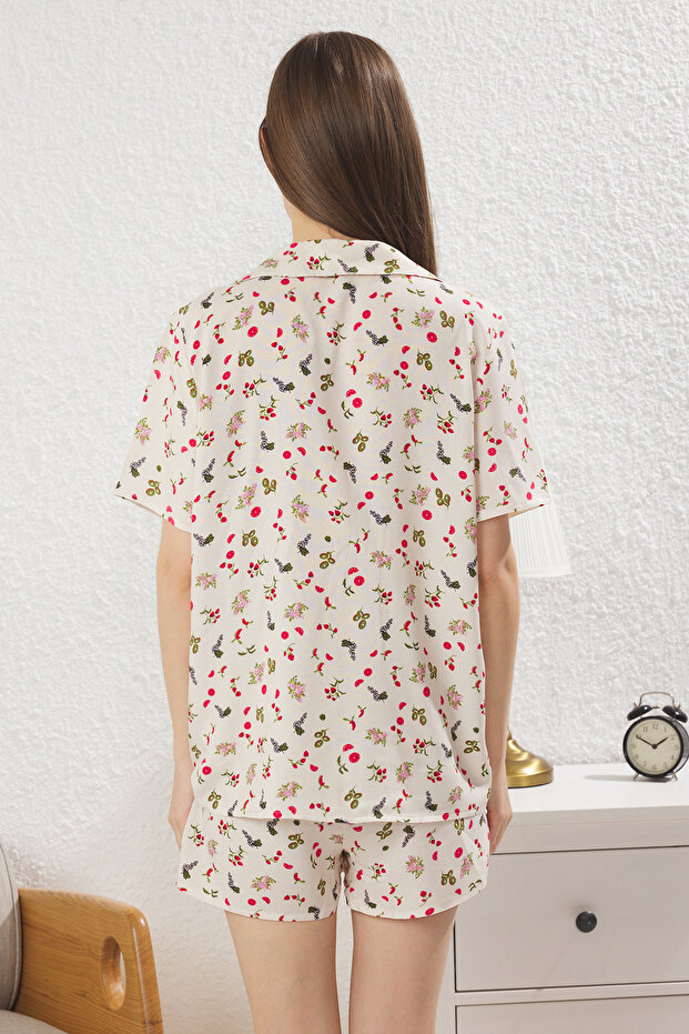 Çok Renkli Meyve-Çiçek Desenli Viskon Şortlu Dokuma Pijama Takımı THMSS25PT00307 - 4