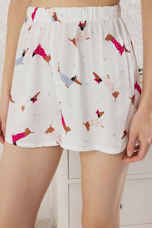 Beyaz-Çok Renkli Köpekli Biyeli Çanta Hediyeli Viskon Şortlu Dokuma Pijama Takımı THMSS25PT00308 - 5