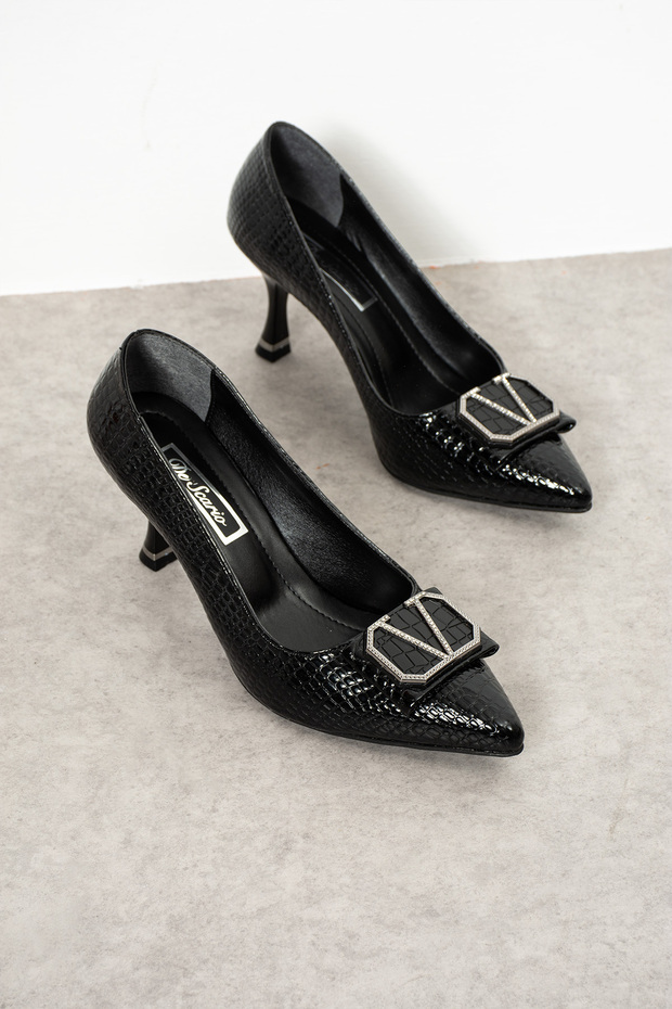 أحذية بكعب رفيع منقوشة - 3