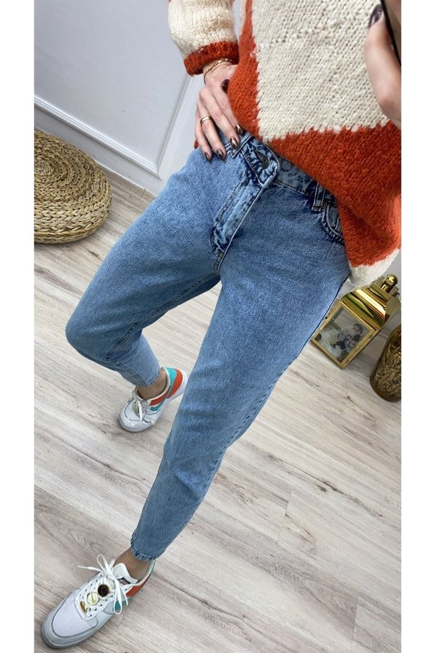Bt19426144 Women's Blue Snow Wash Boyfrend High Waist Stretch Fabric Extra Stretchy Mom Jeans Pants